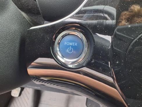 Used 2022 Toyota Prius XLE image 13