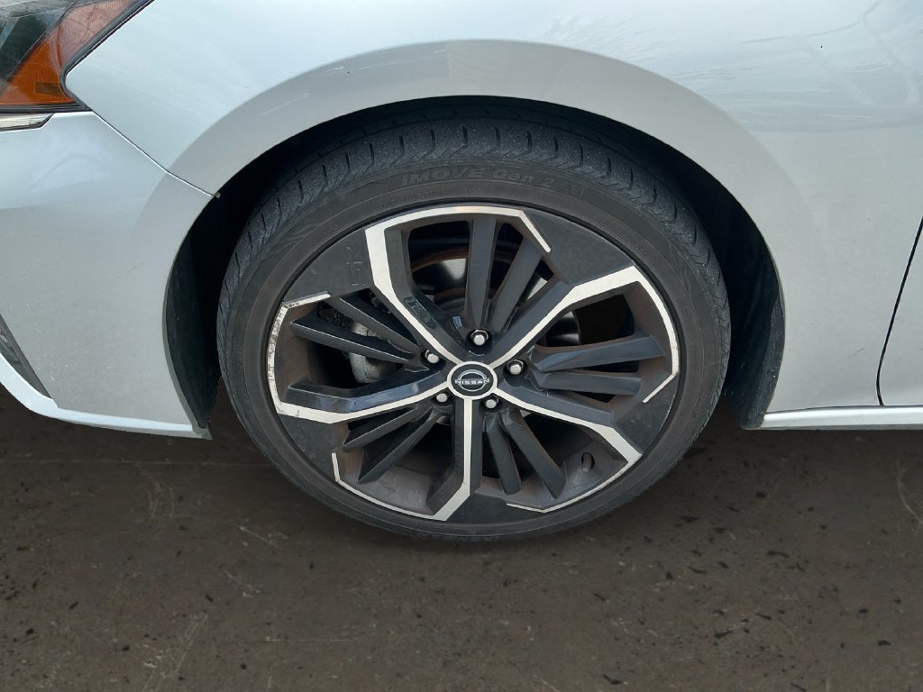 Used 2024 Nissan Altima 2.5 SR FWD image 10