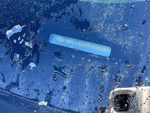 Used 2024 Hyundai Elantra SE image 3