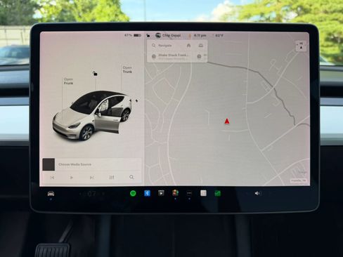 Used 2021 Tesla Model Y Long Range AWD/4WD image 26