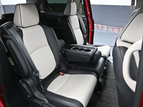 Used 2025 Honda Odyssey Elite image 46