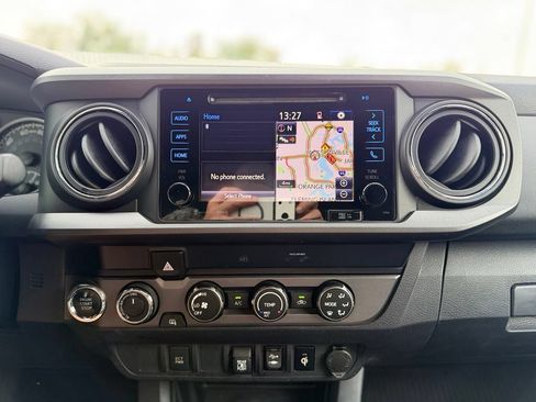 Used 2019 Toyota Tacoma TRD Off-Road AWD/4WD image 27