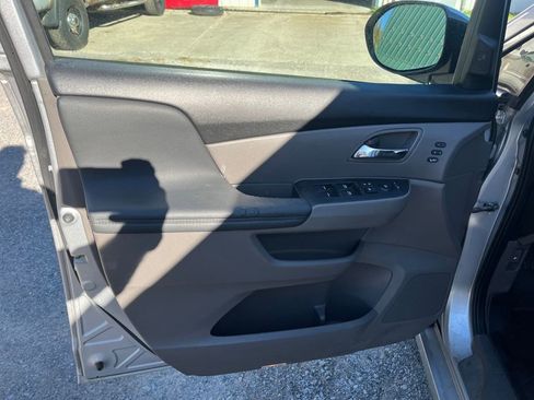 Used 2014 Honda Odyssey Touring Elite image 37