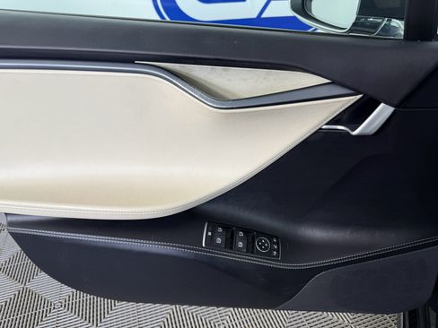 Used 2018 Tesla Model S 100D image 22