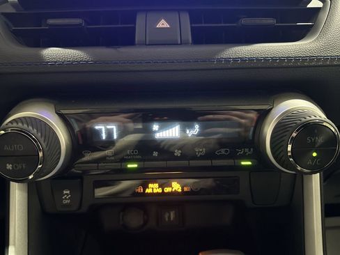 Used 2023 Toyota RAV4 SE image 16