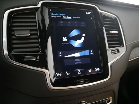 Used 2022 Volvo XC90 T6 Inscription w/ Lounge Package image 23