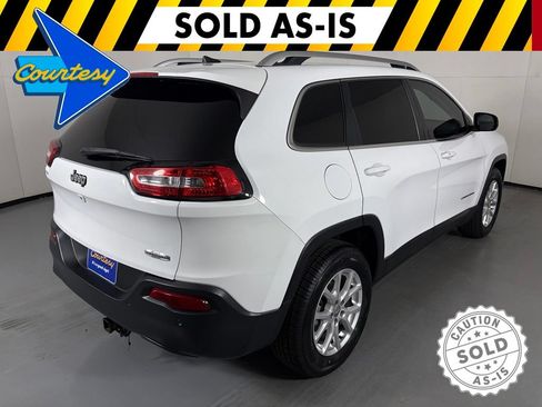 Used 2018 Jeep Cherokee Latitude Plus w/ Comfort/Convenience Group FWD image 8