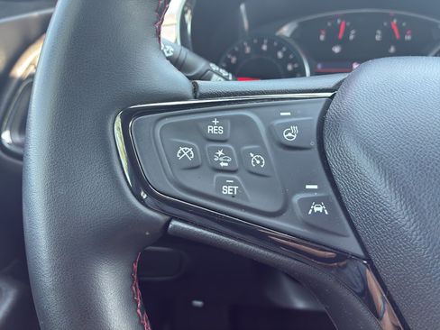Used 2023 Chevrolet Equinox RS FWD image 26