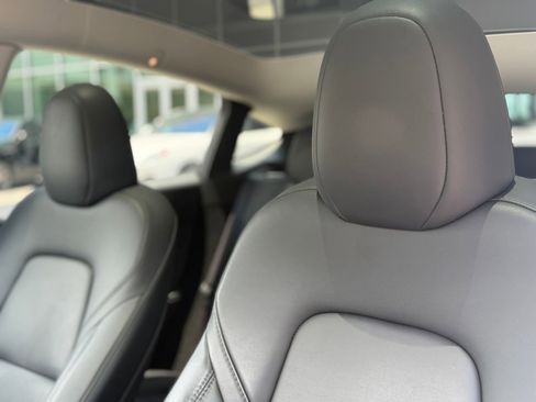 Used 2024 Tesla Model Y Long Range RWD image 22
