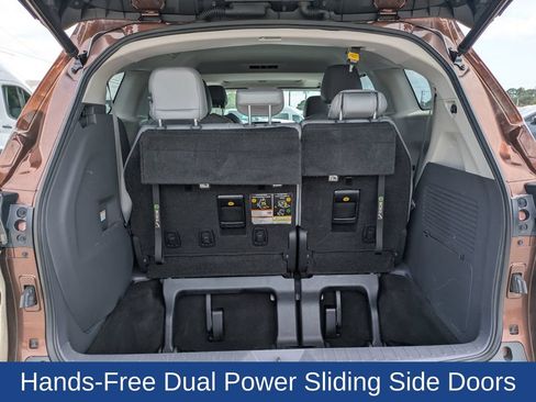 Used 2021 Toyota Sienna XLE AWD/4WD image 14