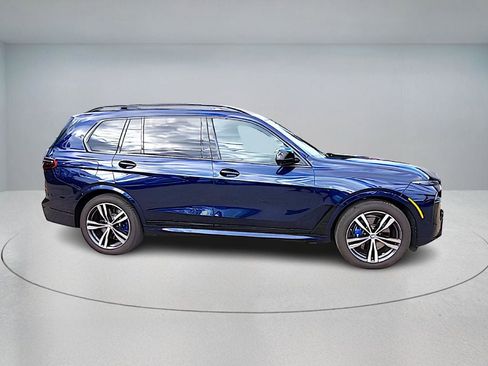 Used 2025 BMW X7 M60i image 7