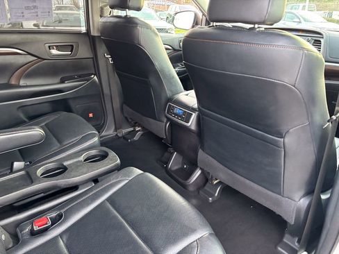 Used 2014 Toyota Highlander Limited image 43