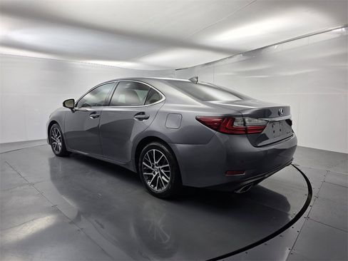 Used 2018 Lexus ES 350 w/ Luxury Package w/Wood Trim image 6