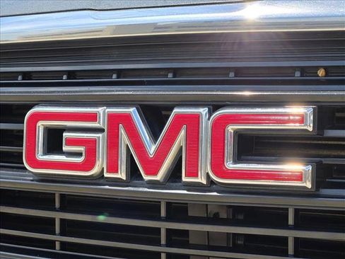 Used 2020 GMC Terrain SLE FWD image 21