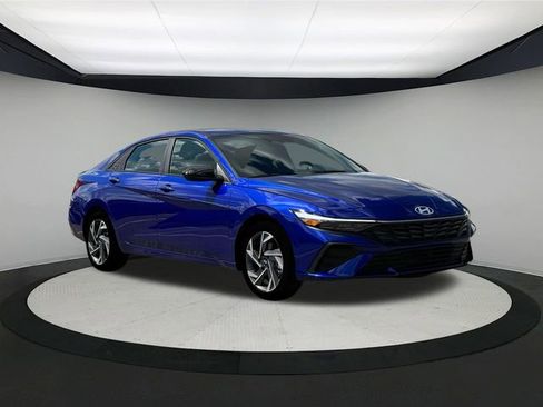 New 2025 Hyundai Elantra Sport image 11