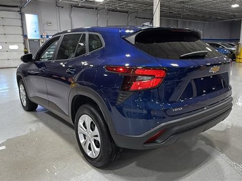 Certified 2024 Chevrolet Trax LS image 7