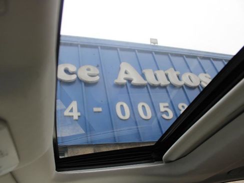 Used 2021 Toyota Highlander XLE image 15