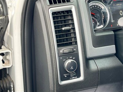 Used 2019 RAM 1500 Big Horn image 10