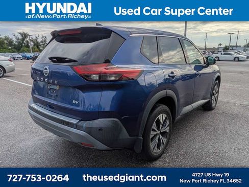 Used 2021 Nissan Rogue SV FWD image 2
