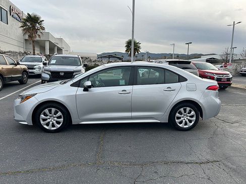 Used 2024 Toyota Corolla LE image 6