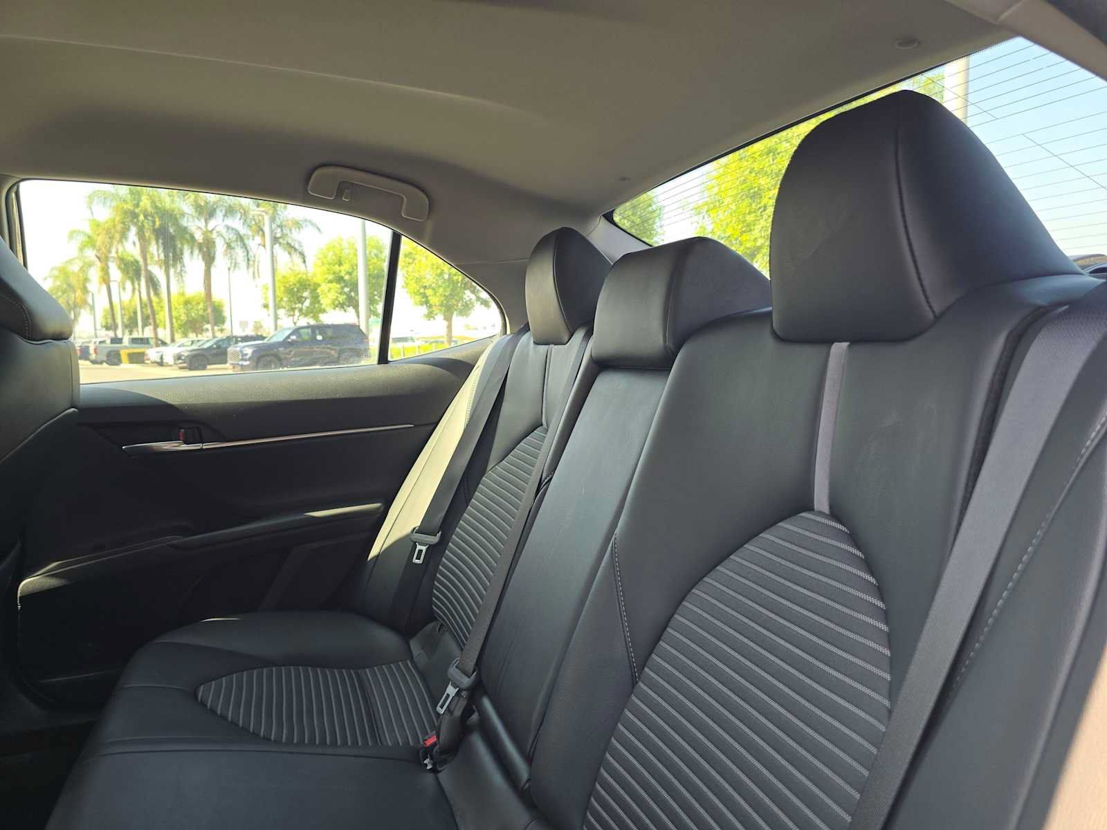 Used 2021 Toyota Camry SE FWD image 17