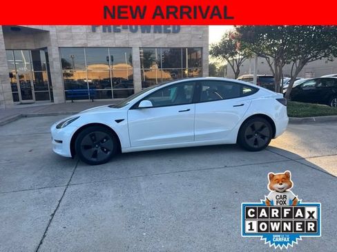 Used 2023 Tesla Model 3 Standard Range RWD image 1
