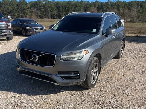 Used 2017 Volvo XC90 T5 Momentum w/ Vision Package image 2