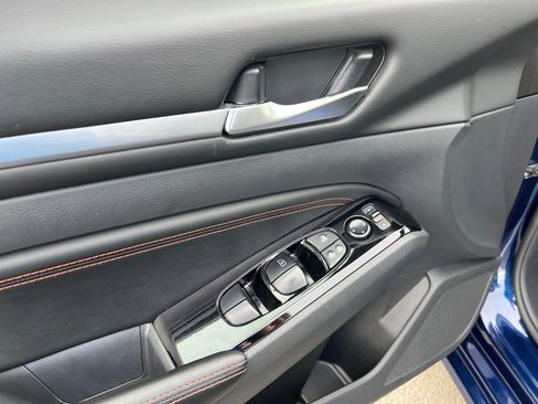 Used 2023 Nissan Altima 2.5 SR image 13