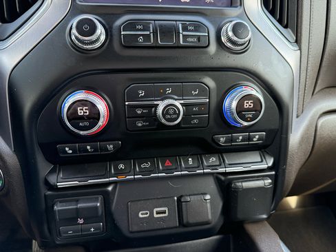 Used 2019 GMC Sierra 1500 SLT w/ SLT Premium Package image 33