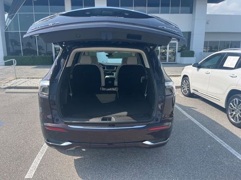 Used 2023 Buick Enclave Avenir w/ Avenir Technology Package image 9