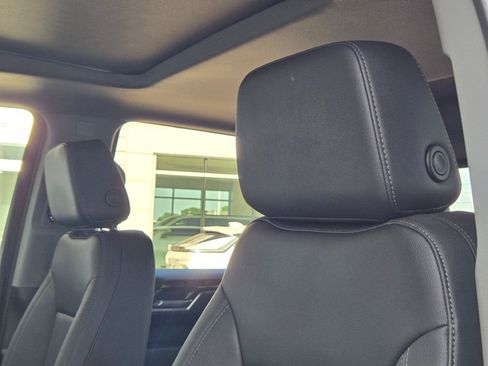 Used 2025 Chevrolet Silverado 1500 LT Trail Boss w/ LT Trail Boss Premium Package AWD/4WD image 15