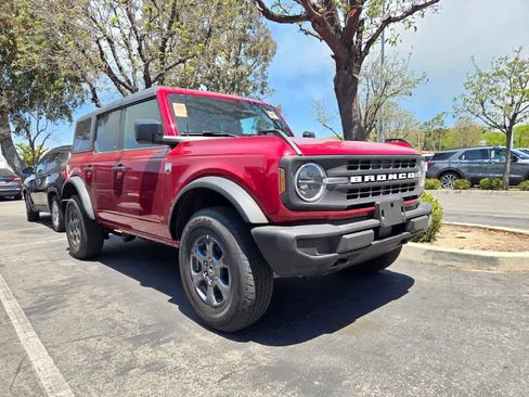 Used 2025 Ford Bronco Big Bend AWD/4WD image 2