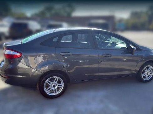 Used 2018 Ford Fiesta SE FWD image 10