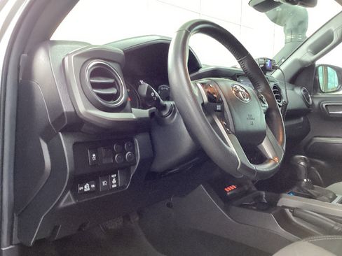 Certified 2023 Toyota Tacoma TRD Off-Road w/ Black Out Package (TMS) image 15