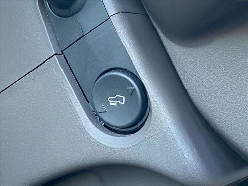 Used 2015 Ford F350 Lariat image 16