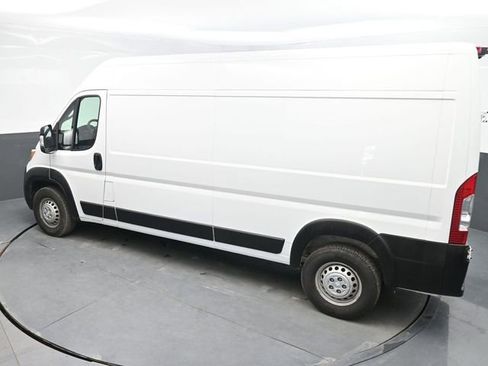 Used 2024 RAM ProMaster 2500 w/ Convenience Group FWD image 12