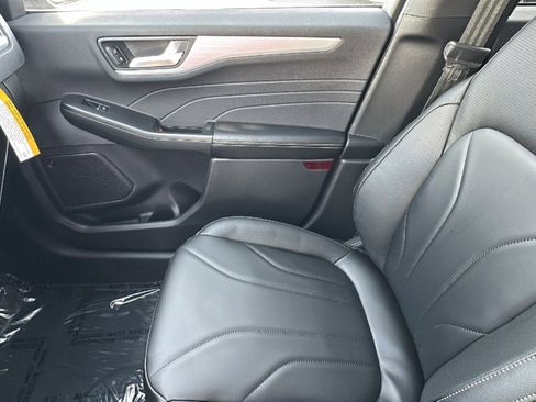 New 2026 Ford Escape Platinum w/ Premium Technology Package AWD/4WD image 12