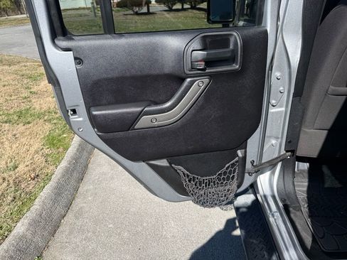 Used 2014 Jeep Wrangler Unlimited Sport w/ Dual Top Group image 26