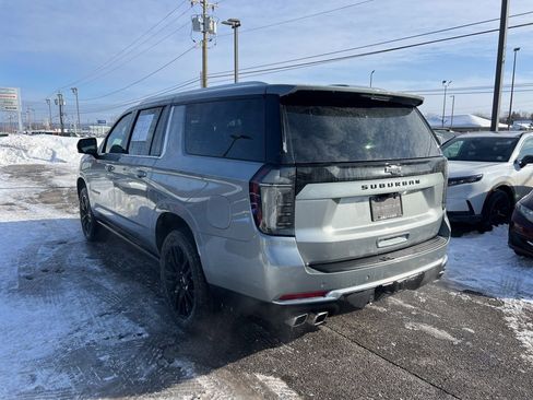 Used 2025 Chevrolet Suburban High Country image 3