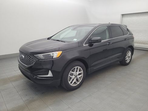 Used 2024 Ford Edge SEL image 2