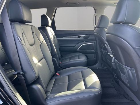 Used 2025 Kia Telluride EX w/ EX Captain's Chair Package image 23