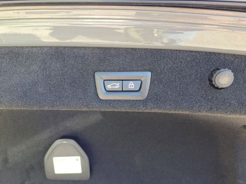 Used 2022 BMW 750i xDrive w/ Executive Package image 6