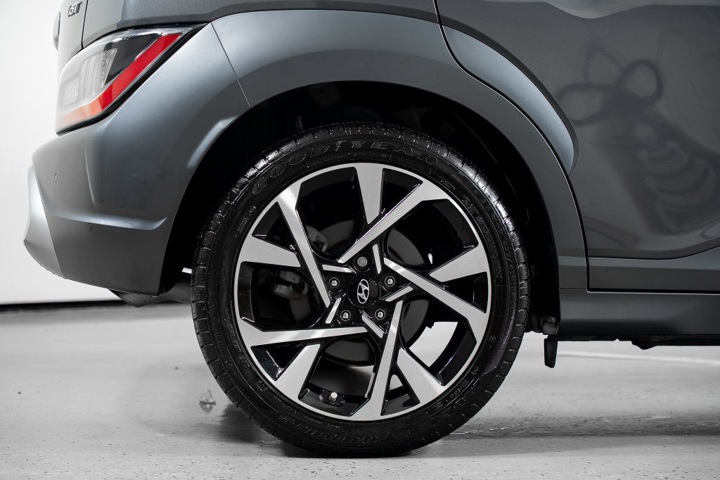 Certified 2023 Hyundai Kona Limited w/ Cargo Package FWD image 7