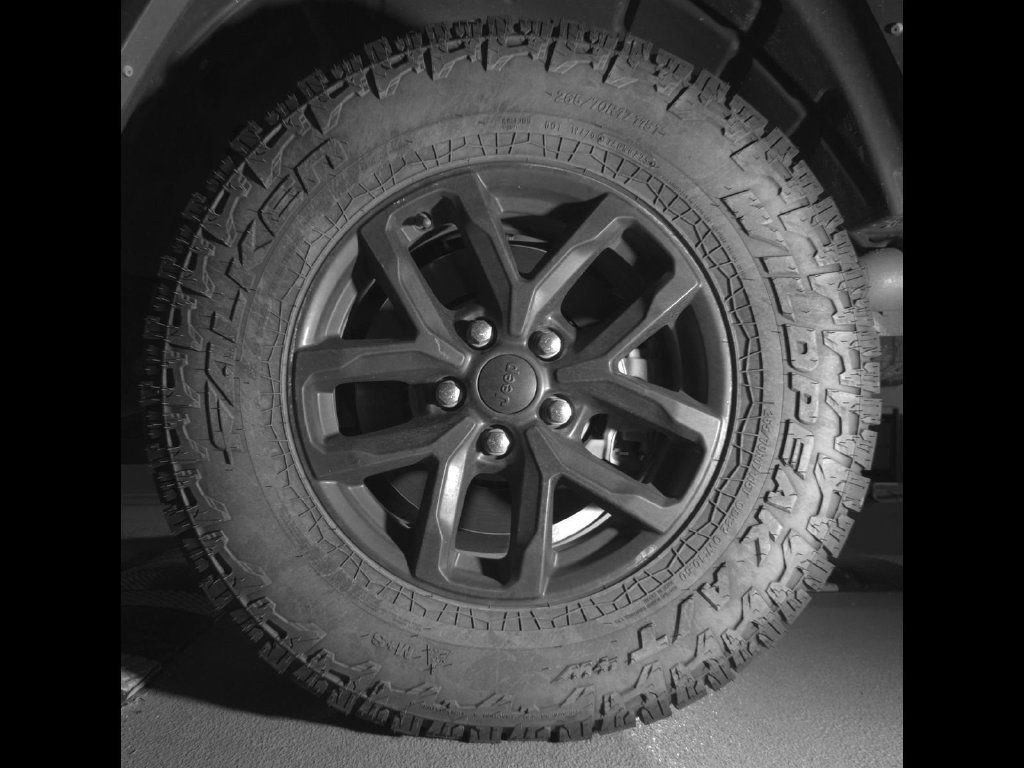Used 2022 Jeep Gladiator Sport AWD/4WD image 11