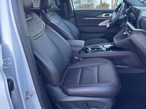 Used 2025 Ford Explorer Platinum w/ LUX Leather Package image 13