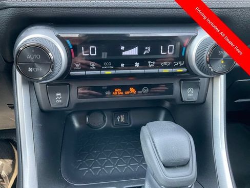 Used 2025 Toyota RAV4 XLE FWD image 15