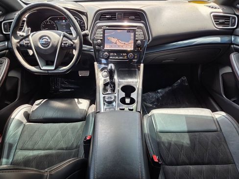 Used 2022 Nissan Maxima SR w/ Sport Mat Group FWD image 16