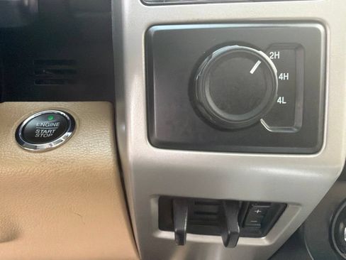 Used 2021 Ford F350 Lariat w/ Lariat Ultimate Package AWD/4WD image 21