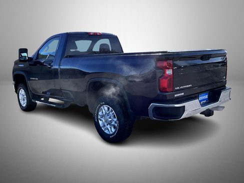 Used 2024 Chevrolet Silverado 2500 LT w/ Convenience Package image 7