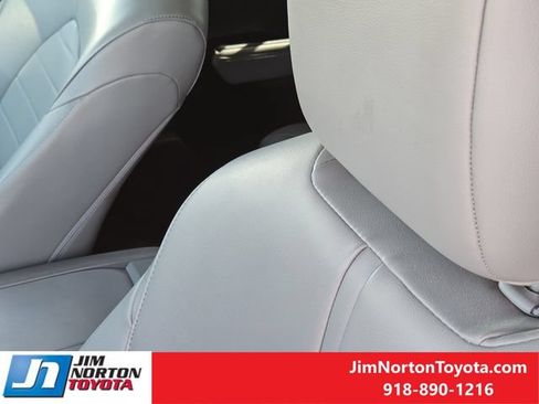 Used 2023 Toyota Highlander XLE FWD image 25
